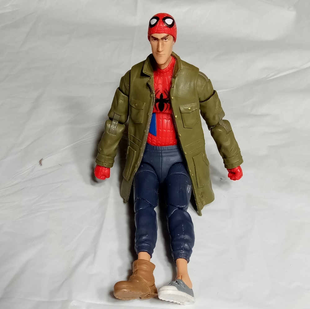 2018 Marvel Spiderman & 2017 Mattel Batman 6" Action Figures - Picture 9 of 13